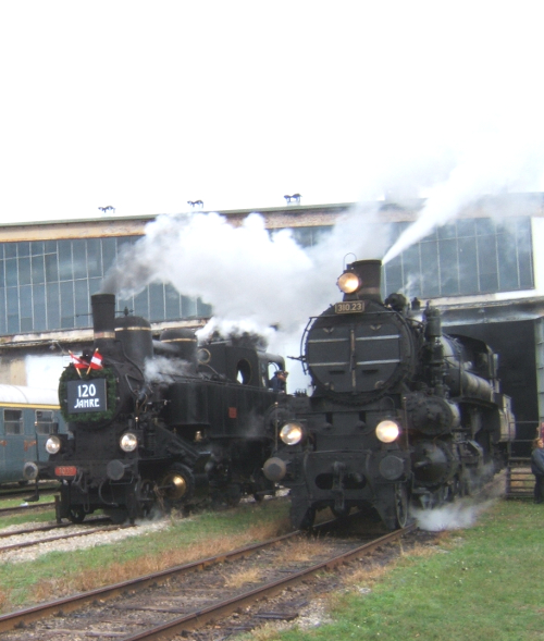 Golsdorf
                          310 and Stadbahnlok